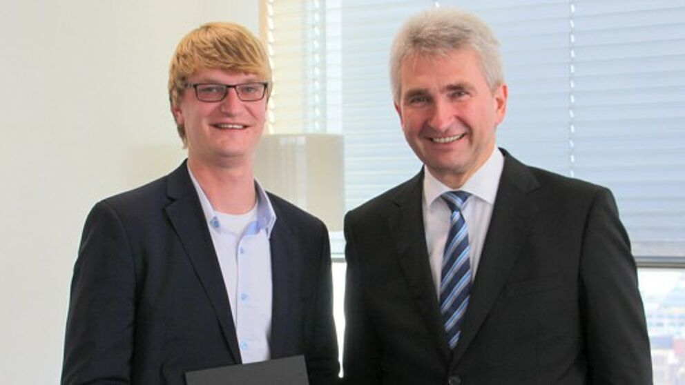 Foto (v. l.): Dr. Sebastian Vogt, Geschäftsführer von TecUP, und Wirtschaftsminister Prof. Dr. Andreas Pinkwart.